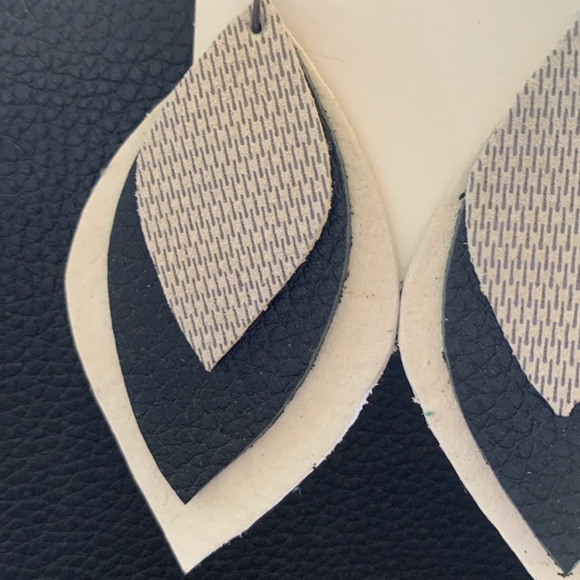 Chic Black and White Layered Earrings - Picture 2 of 4